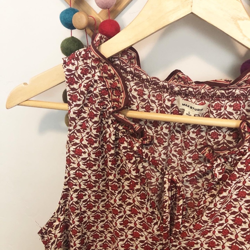 Max Studio sleeveless blouse